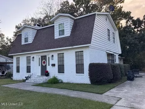 1309 Pascagoula St, Pascagoula, MS 39567