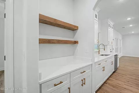 Entry Way - 1683 Baisley Dr, Nesbit, MS 38651 photo 4 of 4