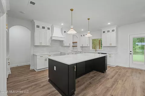 Kitchen - 1683 Baisley Dr, Nesbit, MS 38651 photo 4 of 4
