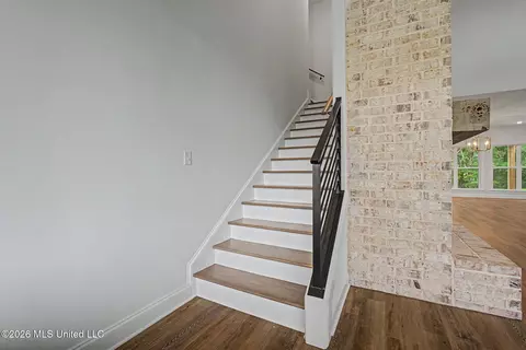 Entry Way - 1683 Baisley Dr, Nesbit, MS 38651 photo 3 of 4
