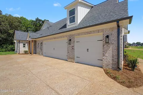 Exterior - 1683 Baisley Dr, Nesbit, MS 38651 photo 6 of 10