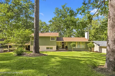 1806 Hillview Dr, Jackson, MS 39211 photo 1