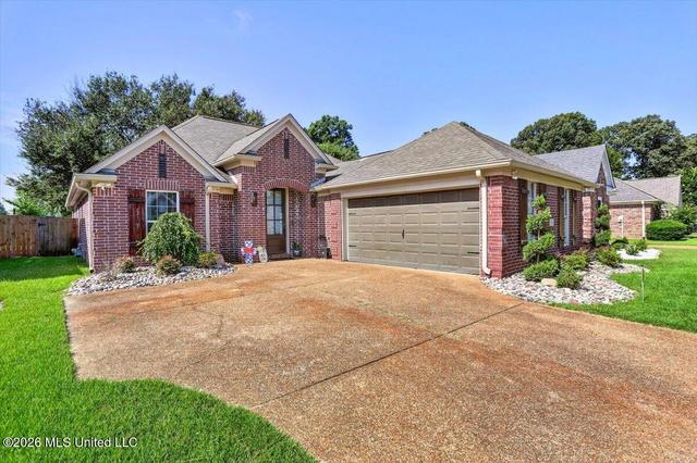 4957 Graham Lake Dr, Olive Branch, MS 38654