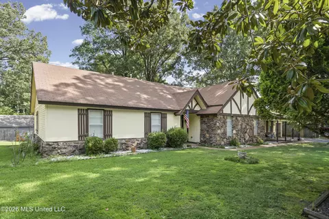 Exterior - 4830 S Big Horn Dr, Nesbit, MS 38651 photo 2 of 6