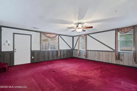 Living - 4830 S Big Horn Dr, Nesbit, MS 38651 photo 5 of 5