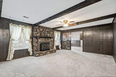 Living - 4830 S Big Horn Dr, Nesbit, MS 38651 photo 1 of 5
