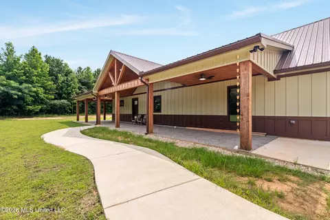 Exterior - 232 Knoxo Columbia Rd, Kokomo, MS 39643 photo 4 of 19