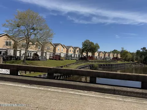 3479 Riverbend Cv, D'iberville, MS 39540