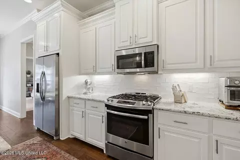 Kitchen - 109 Hampton Pl, Madison, MS 39110 photo 2 of 2