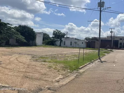 E Chickasaw Street, Brookhaven, MS 39601 photo 1