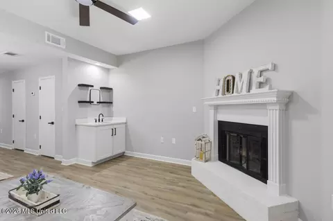 820 Planters Point Dr, Canton, MS 39046 photo 7
