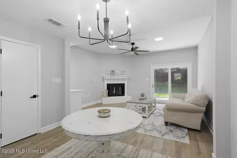 820 Planters Point Dr, Canton, MS 39046 photo 4