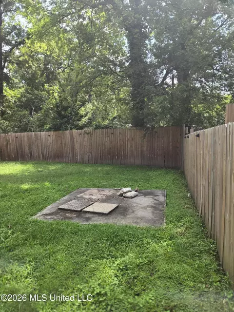 Exterior - 4634 Manila Dr, Jackson, MS 39206 photo 6 of 7