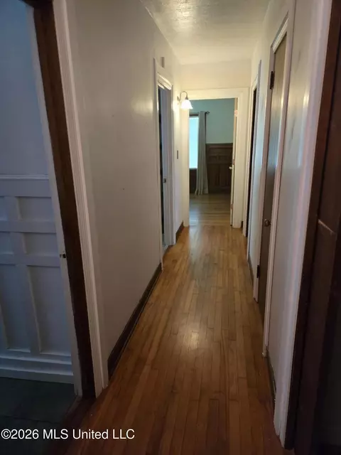 Entry Way - 4634 Manila Dr, Jackson, MS 39206 photo 4 of 5