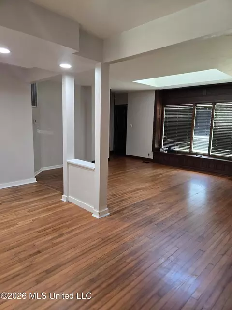 Living - 4634 Manila Dr, Jackson, MS 39206 photo 1 of 8