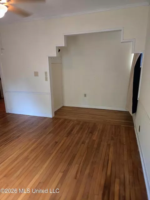 Living - 4634 Manila Dr, Jackson, MS 39206 photo 6 of 8