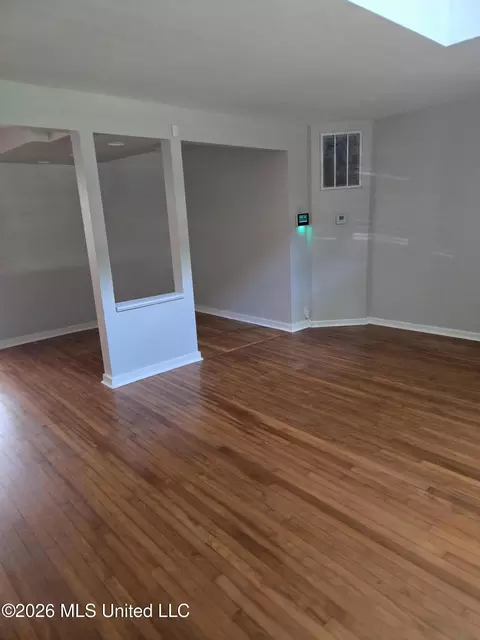 Living - 4634 Manila Dr, Jackson, MS 39206 photo 5 of 8