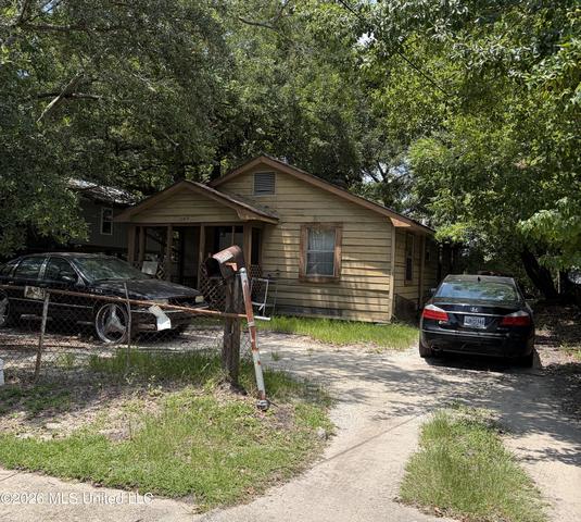 1507 E School Ave, Pascagoula, MS 39567