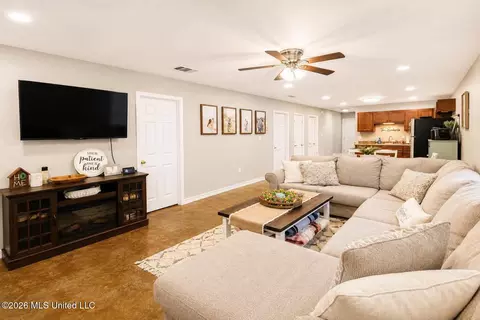 110 Milton Murrah Rd, Lucedale, MS 39452 photo 5