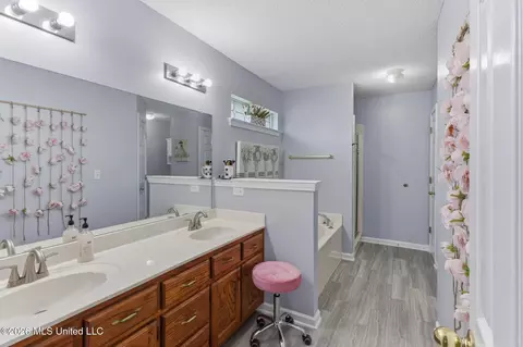 Bath - 6289 E Sandbourne, Olive Branch, MS 38654 photo 2 of 4