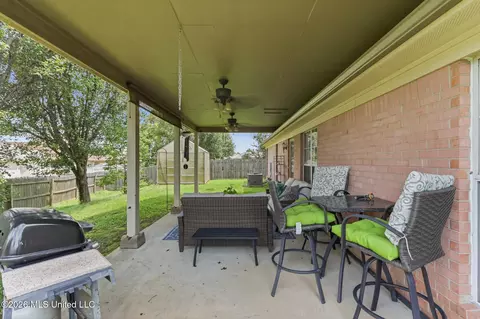 Exterior - 6289 E Sandbourne, Olive Branch, MS 38654 photo 4 of 7