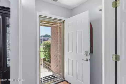 Entry Way - 6289 E Sandbourne, Olive Branch, MS 38654 photo 2 of 3