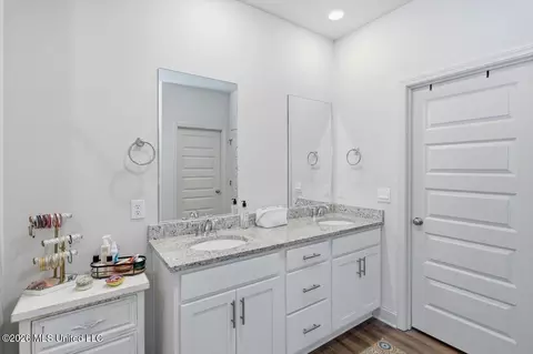 Bath - 208 Stout Rd, Madison, MS 39110 photo 2 of 5
