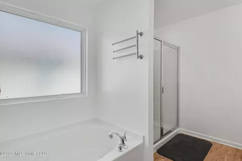 Bath - 502 E Marigold Dr, Long Beach, MS 39560 photo 1 of 1