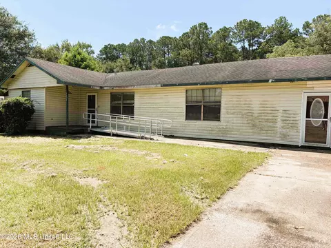 4606 General Ike St, Moss Point, MS 39563