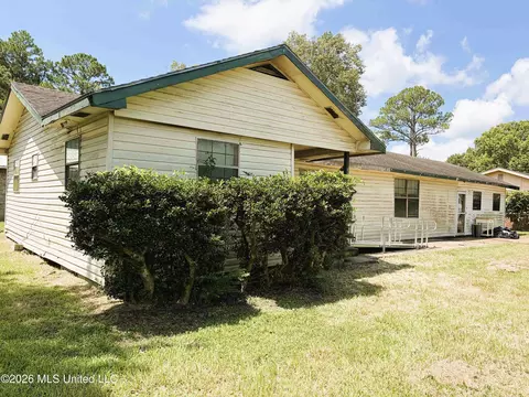 4606 General Ike St, Moss Point, MS 39563 photo 2