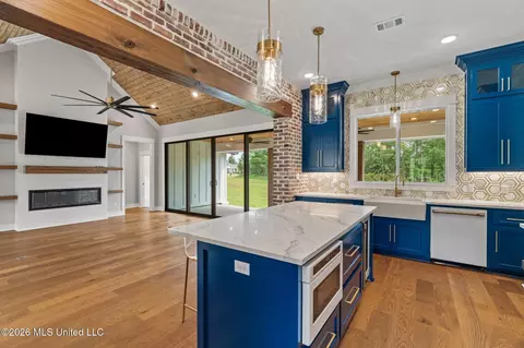 Kitchen - 40 Whistlestop, Sumrall, MS 39482 photo 3 of 6