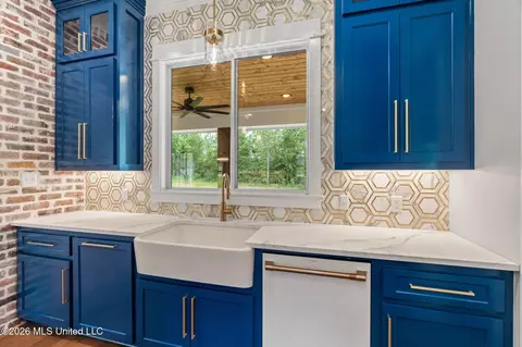 Kitchen - 40 Whistlestop, Sumrall, MS 39482 photo 4 of 6