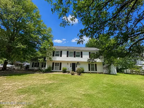 5202 Runnymede Rd, Jackson, MS 39211