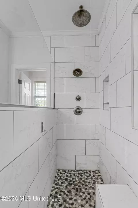 Bath - 109 Willow Brook Rd, Brandon, MS 39047 photo 1 of 4