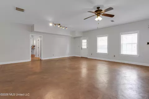 Living - 109 Willow Brook Rd, Brandon, MS 39047 photo 3 of 3