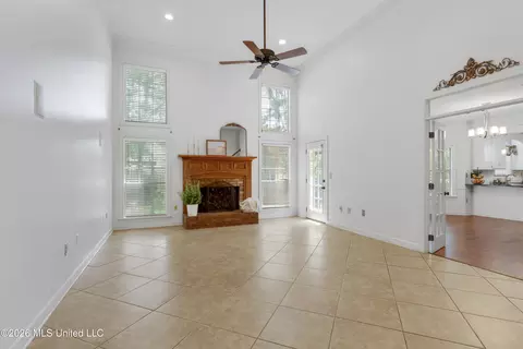 Living - 109 Willow Brook Rd, Brandon, MS 39047 photo 1 of 3