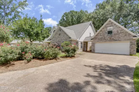 Exterior - 109 Willow Brook Rd, Brandon, MS 39047 photo 2 of 5