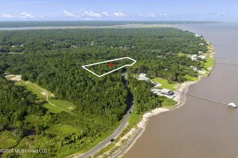 5927 Belle Fontaine Dr, Ocean Springs, MS 39564