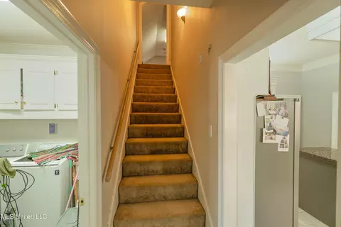 Entry Way - 59 Eastgate Dr, Brandon, MS 39042 photo 4 of 4