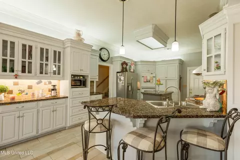 Kitchen - 59 Eastgate Dr, Brandon, MS 39042 photo 1 of 5