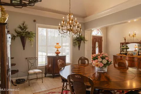 Dining - 59 Eastgate Dr, Brandon, MS 39042 photo 3 of 4