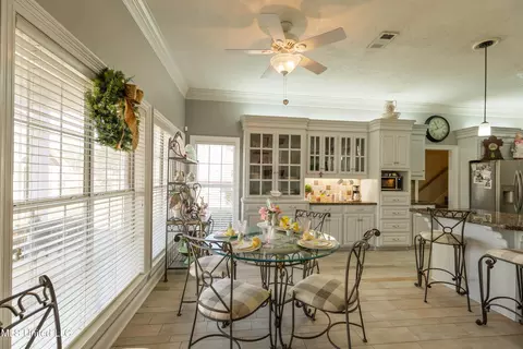 Dining - 59 Eastgate Dr, Brandon, MS 39042 photo 4 of 4