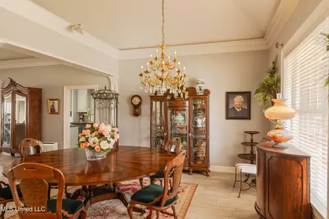Dining - 59 Eastgate Dr, Brandon, MS 39042 photo 1 of 4