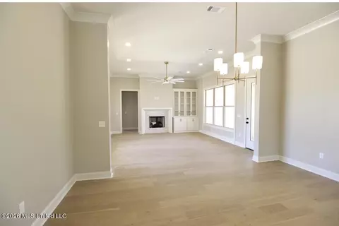 392 Aurora Cir, Canton, MS 39046 photo 5