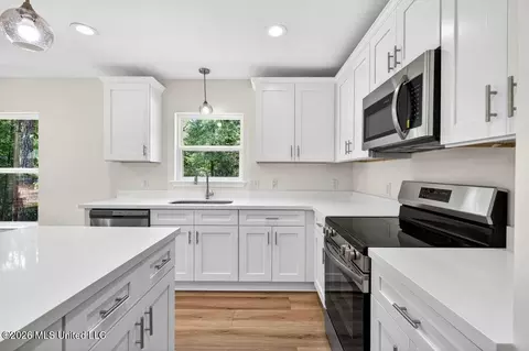 Kitchen - 7183 Sunfish Cv, Perkinston, MS 39573 photo 3 of 3
