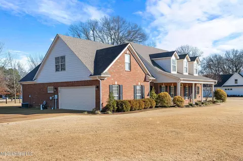 Exterior - 7247 Eastern Dr, Olive Branch, MS 38654 photo 3 of 11
