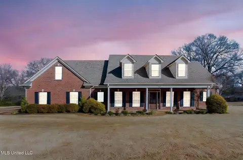 Exterior - 7247 Eastern Dr, Olive Branch, MS 38654 photo 6 of 11
