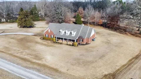 Exterior - 7247 Eastern Dr, Olive Branch, MS 38654 photo 11 of 11