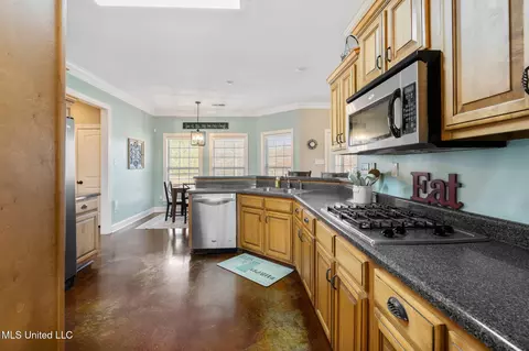 Kitchen - 7247 Eastern Dr, Olive Branch, MS 38654 photo 4 of 4