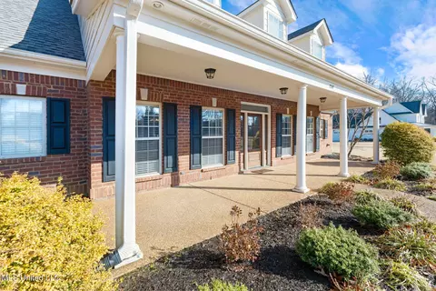 Exterior - 7247 Eastern Dr, Olive Branch, MS 38654 photo 4 of 11